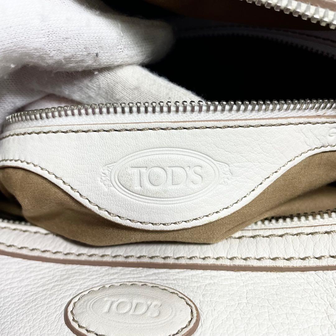 トッズ アクセサリーポーチ レザー ロゴ 型押し 多機能 大容量 手さげ 白