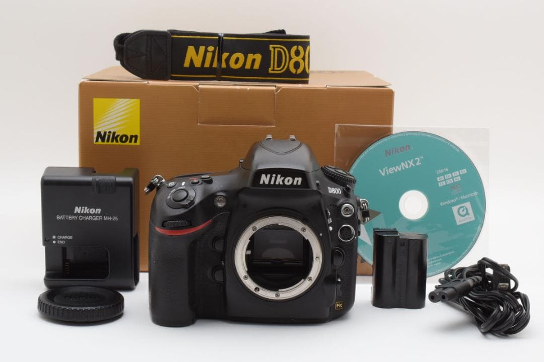 ニコン Nikon D800 FX ボディ　【元箱付き・付属品多数】