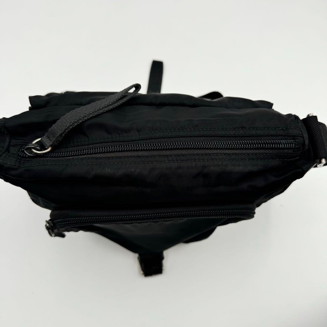 PRADA ショルダーバッグ　ブラック　ナイロン　レザー　三角ロゴ