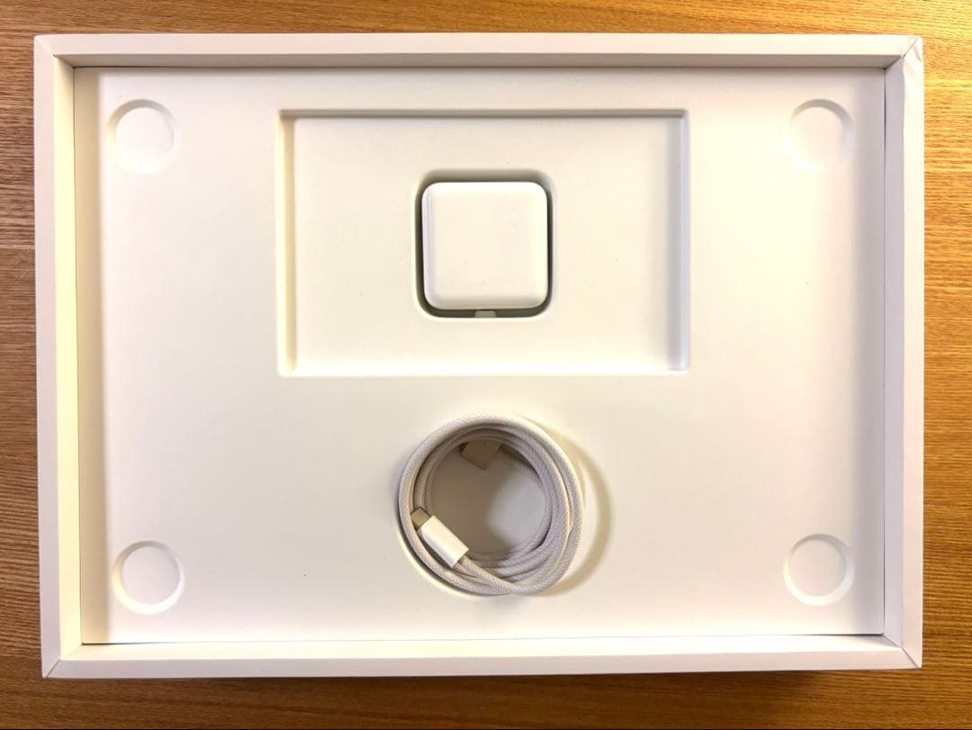 MacBook Air M3 2024 13インチ 256GB 美品 充電10回