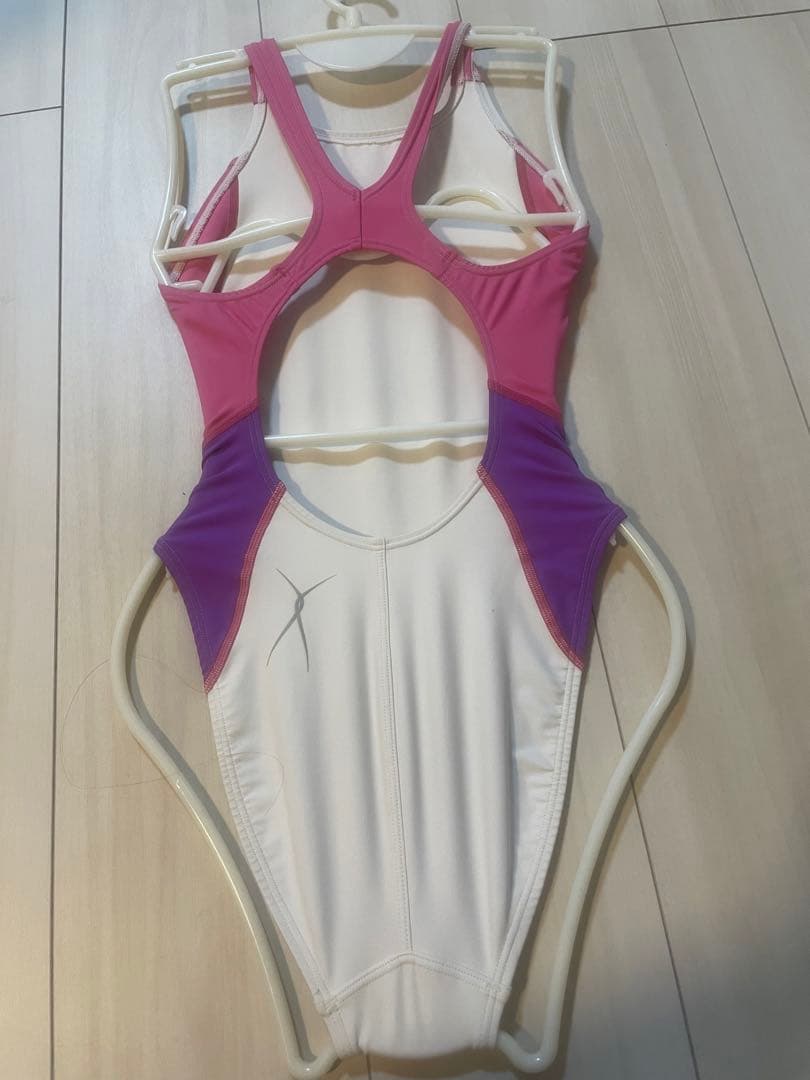 P*s様 arena スポーツ用水着 M ホワイト/ピンク/パープル