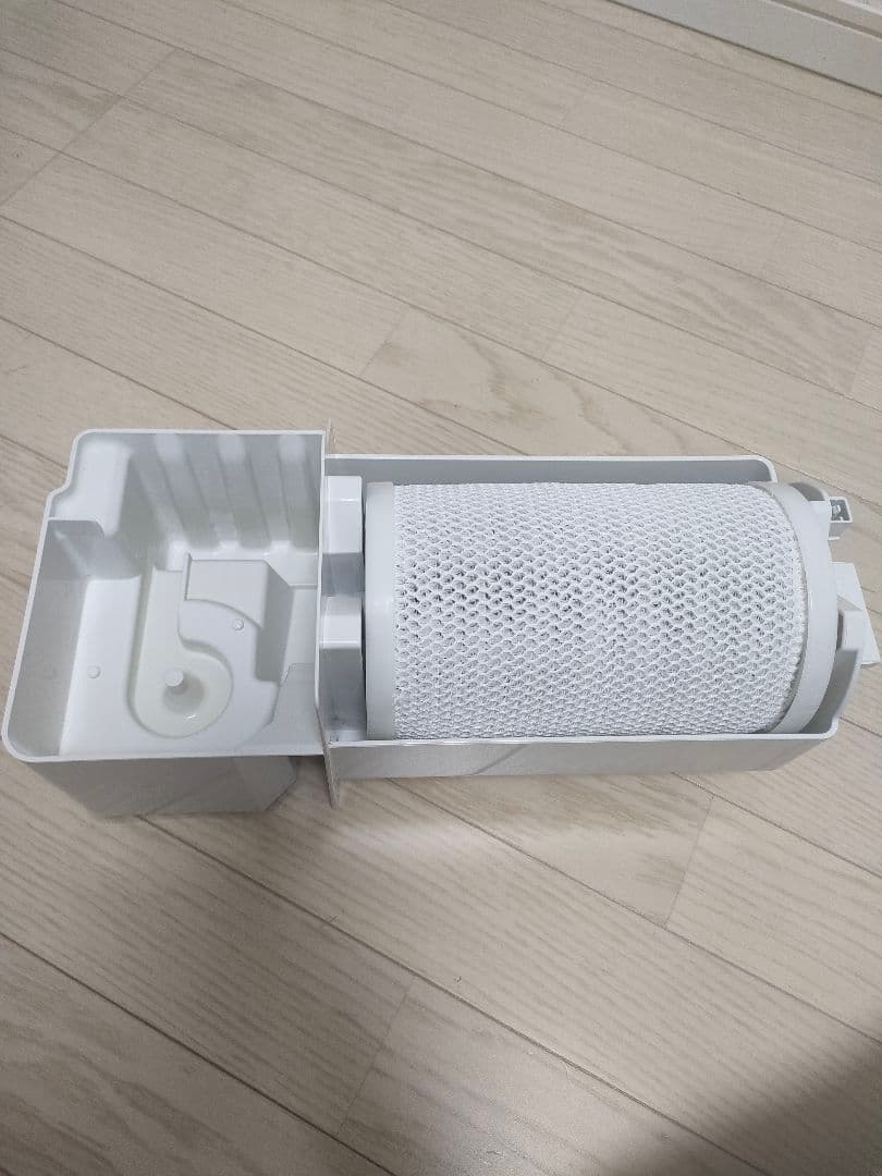 パナソニック　ジアイーノ　次亜塩素酸空間除菌脱臭機　F-MV4100 シルバー