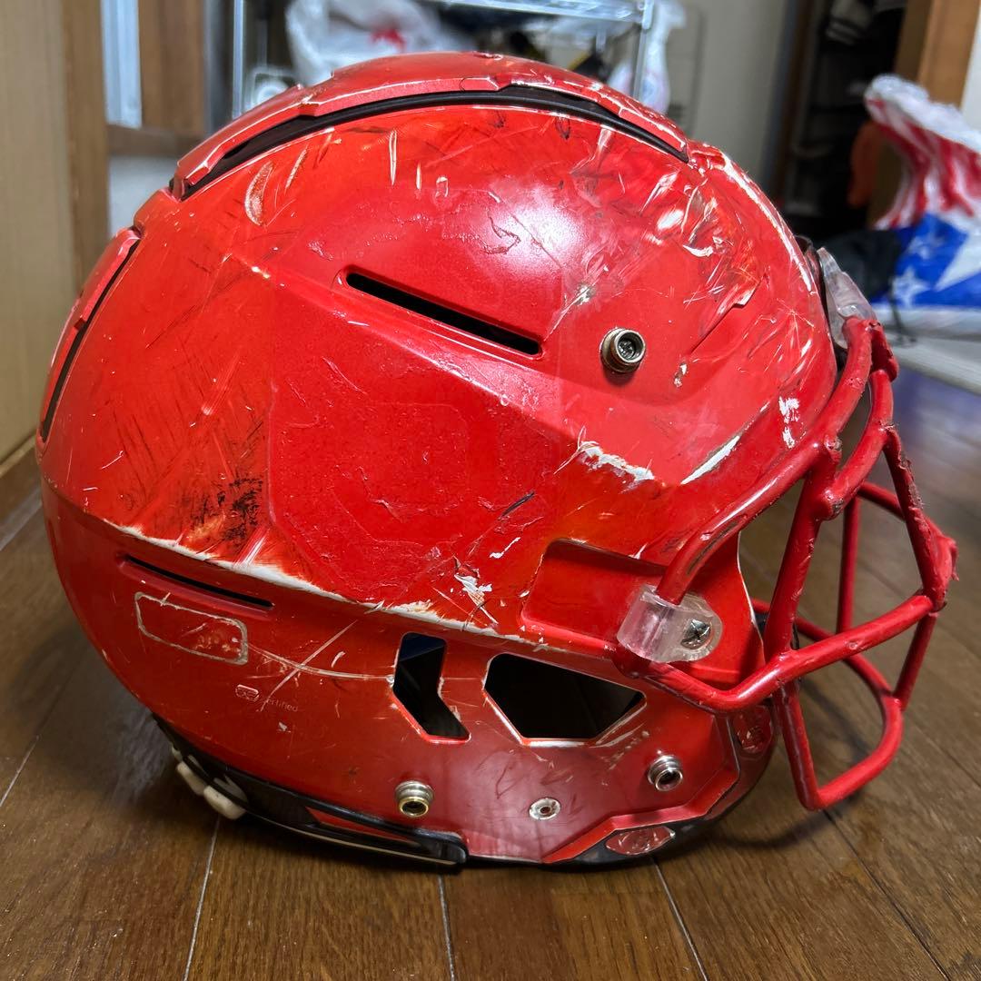 アメリカンフットボールヘルメット　Schutt F7