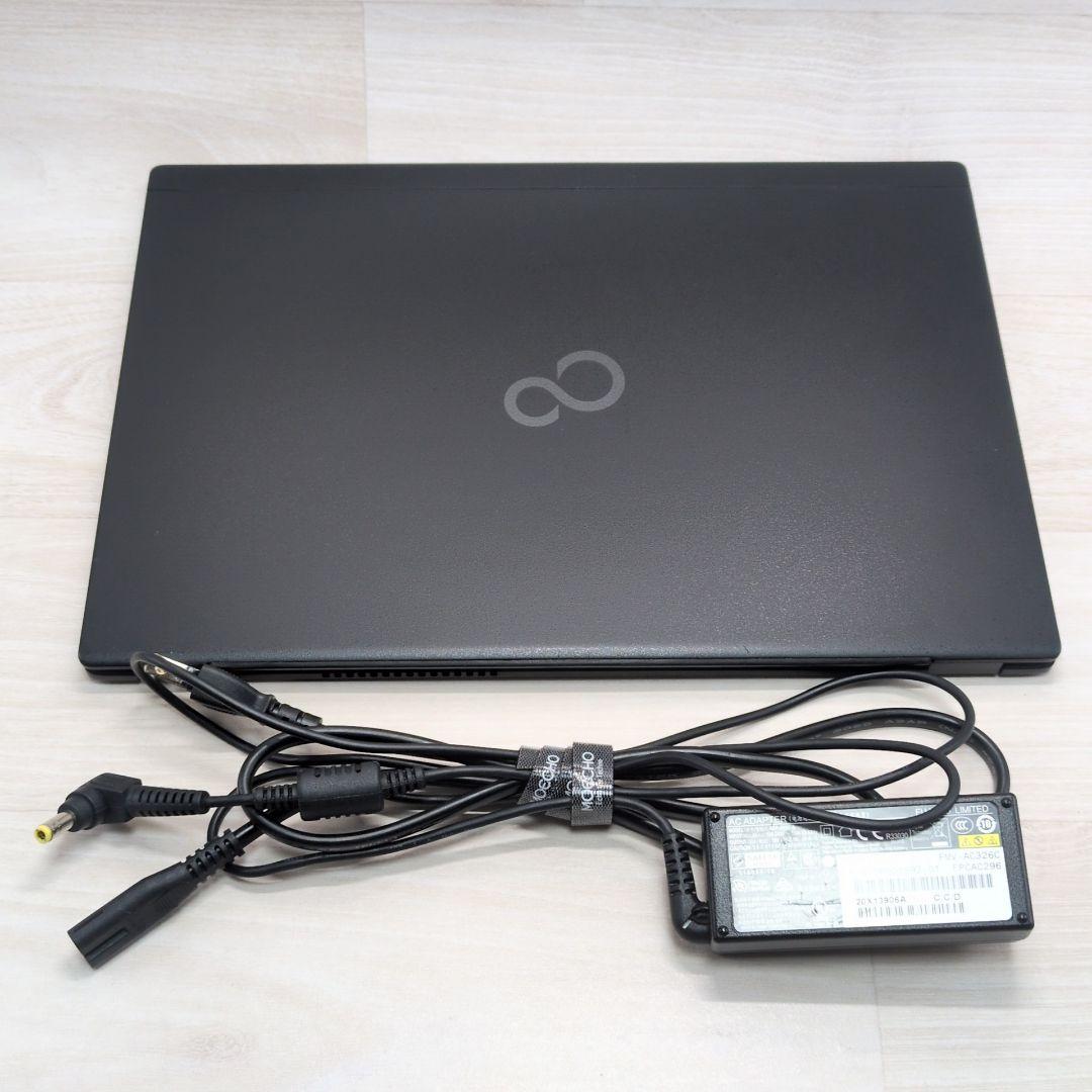 富士通 第10世代 i5 8GB 256GB 13.3 FHD P025