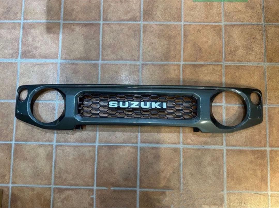 フロントグリル 新品未使用 ジムニー シエラ ノマド