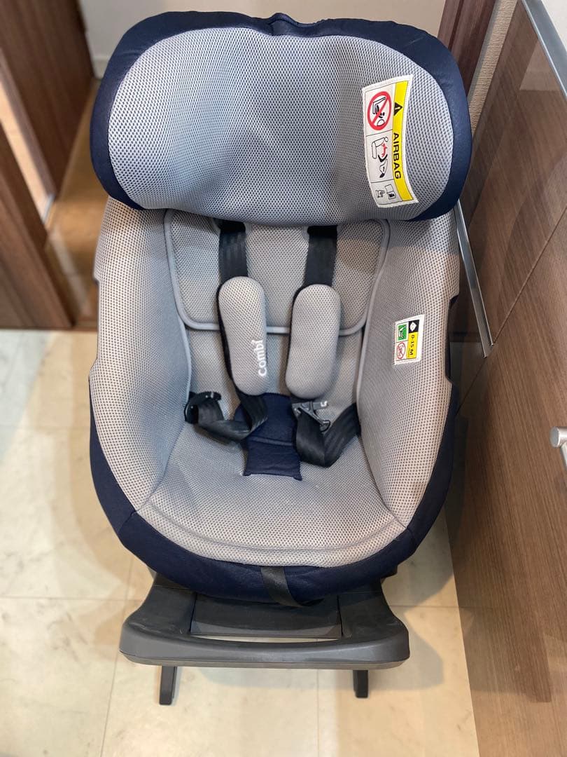 Combi 車用チャイルドシート リクライニング機能付き