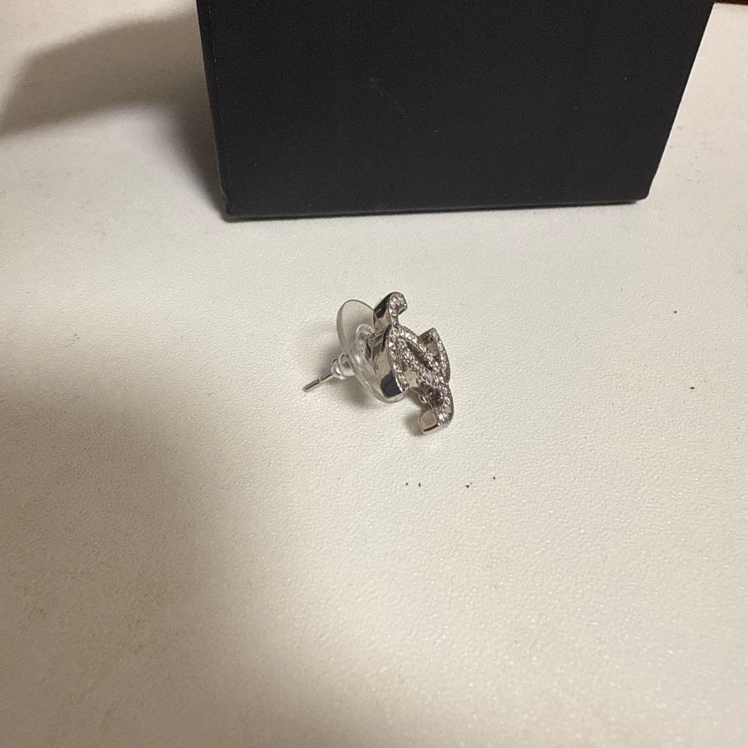 CHANEL 片耳用ピアス A15 ブラック