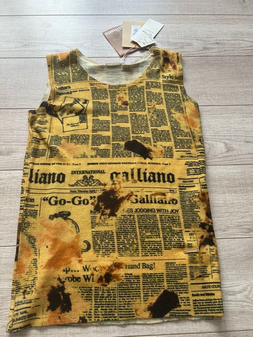 新品タグ付　ジョンガリアーノ ニュースペーパー柄 アンサンブル カーディガン