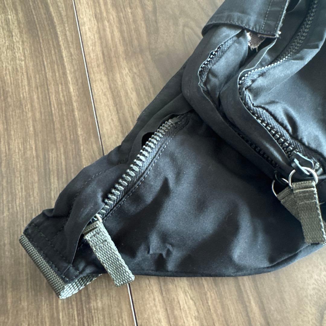 プラダ　PRADA ブラックウエストポーチ ポケット付き　本物