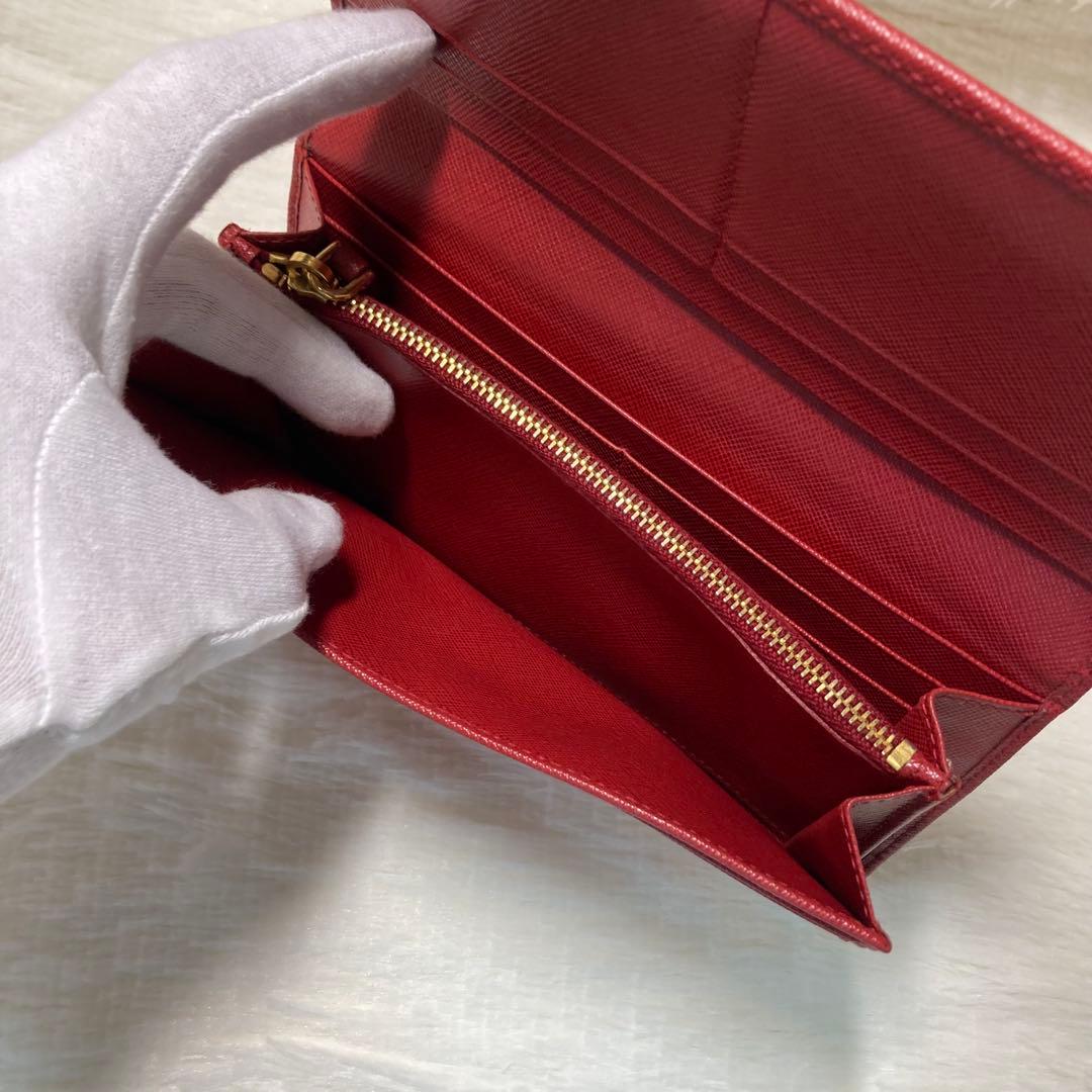 早い者勝ち　極美品　PRADA プラダ　二つ折り　長財布　赤　サフィアーノ