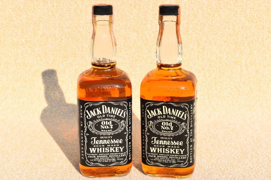 ■ ジャックダニエル 旧ボトル 赤紙封印 750ml 瓶底82 84 ■