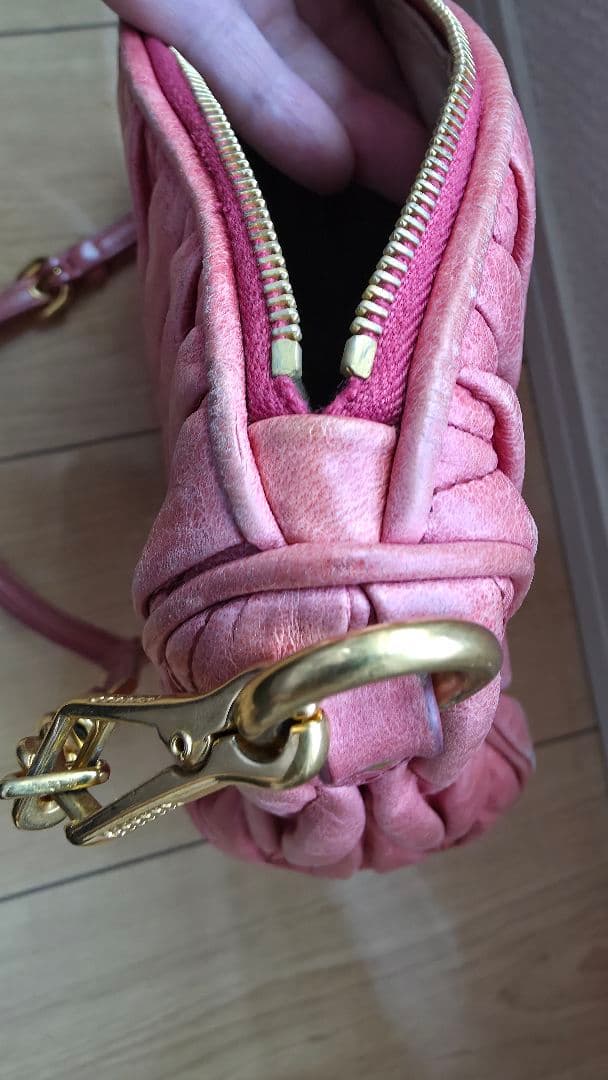 ミュウミュウ マテラッセ　マトラッセ　ミニバッグ　MIUMIU　ピンク