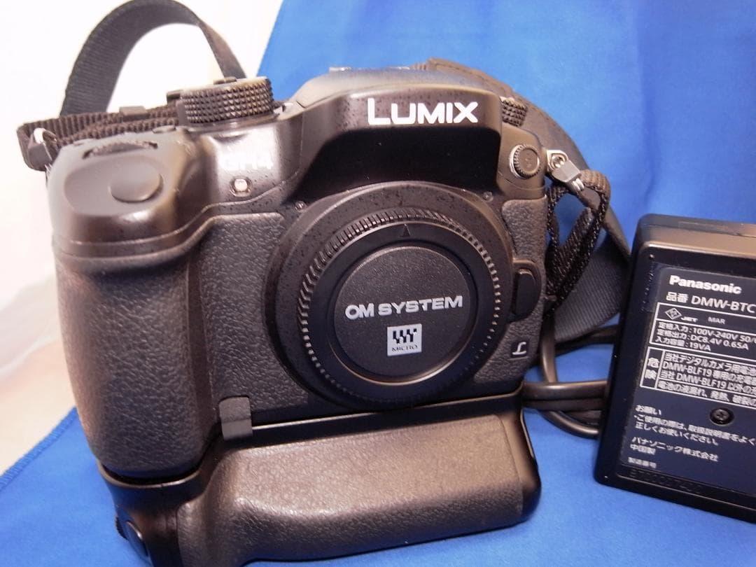 GH4 　LUMIX DMC-GH4　DMW-BGGH3 　充電器付属　４K動画