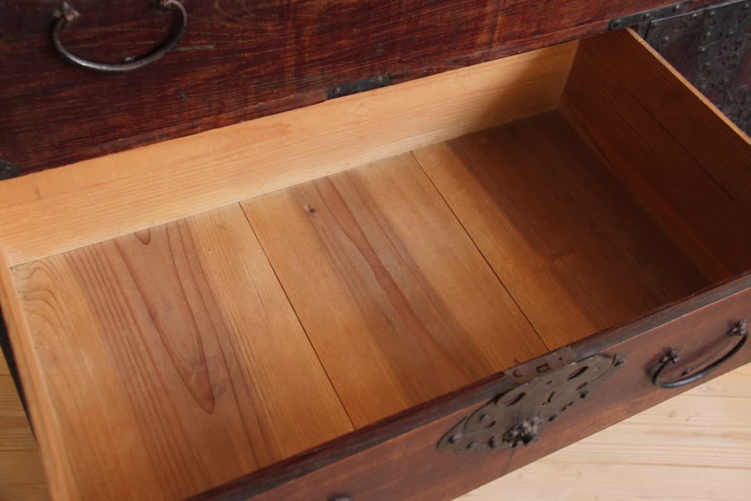 和箪笥　タンス　チェスト　4段　古道具　古家具　ビンテージ　アンティーク　レトロ