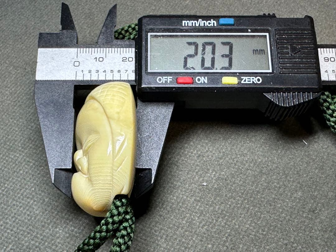 抹香鯨歯　マッコウクジラループタイ　ひょっとこ　アンティーク　和彫　骨董　飾り物