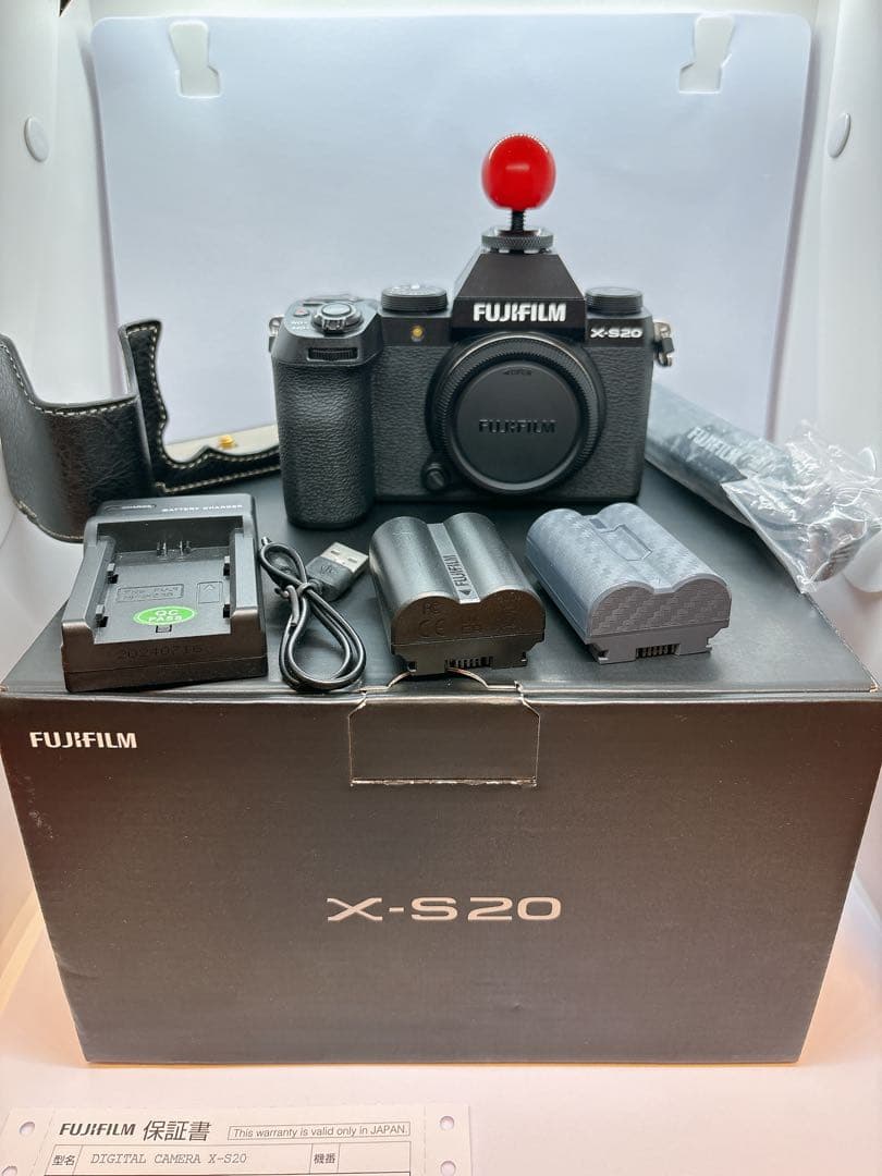 富士フイルム　FUJIFILM X-S20 ミラーレスカメラ本体（ブラック）+α