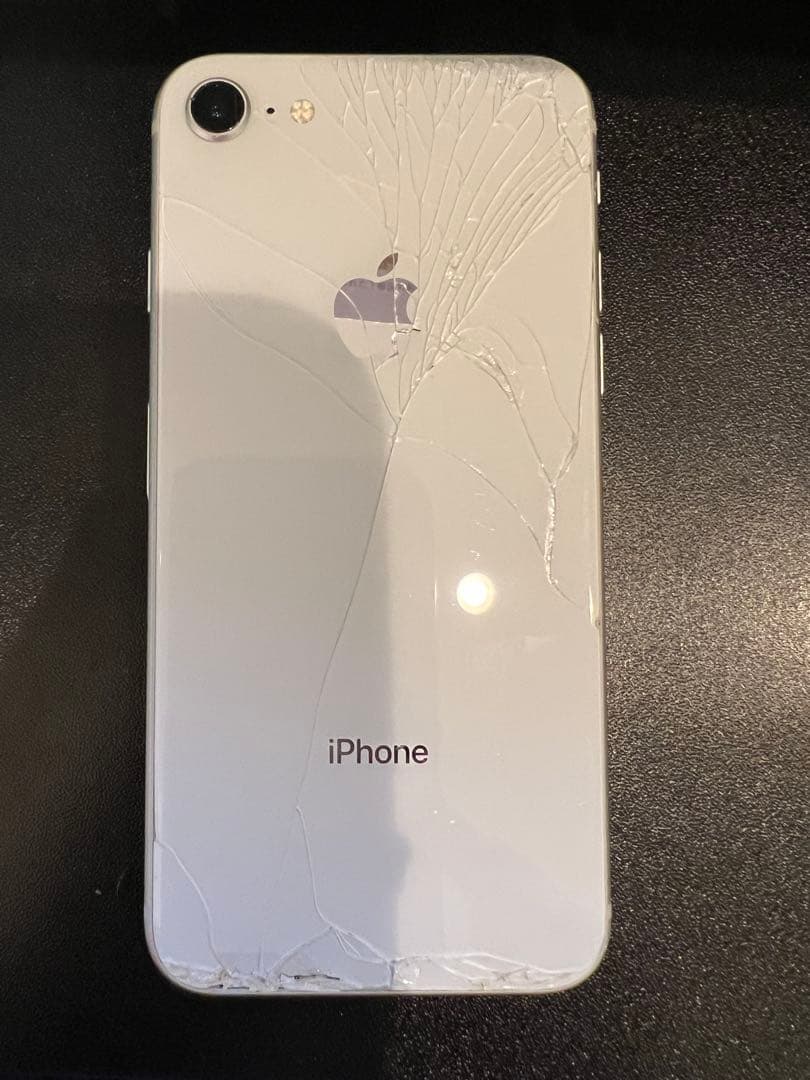 Apple iPhone 8 本体 シルバー