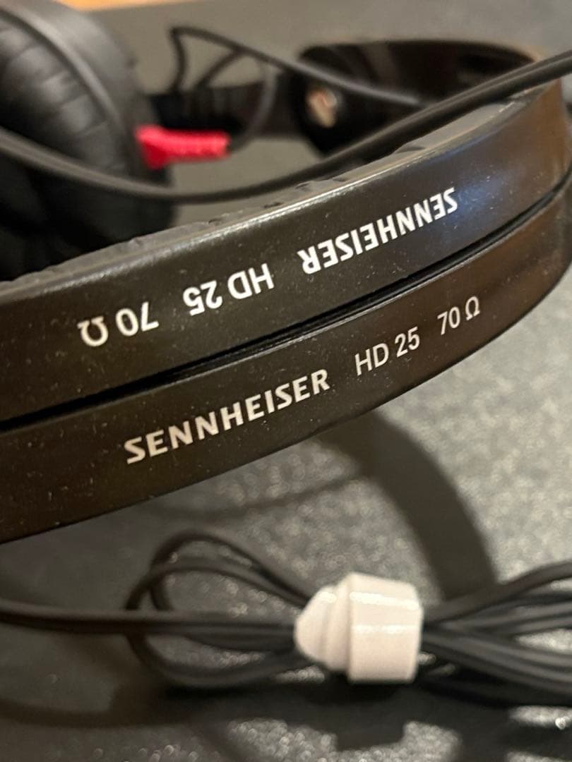 SENNHEISER ゼンハイザー　有線　ヘッドホン モニター　HD25 70Ω