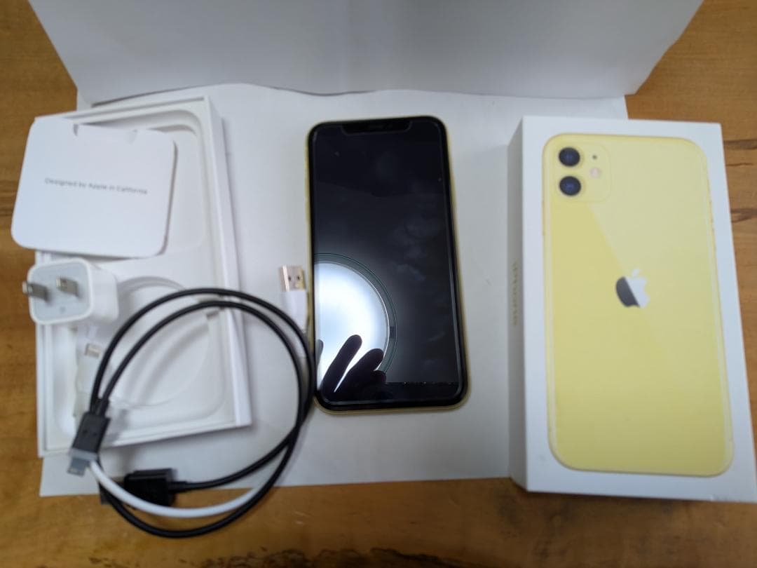 iPhone 11 イエロー 64GB 本体 シムフリー