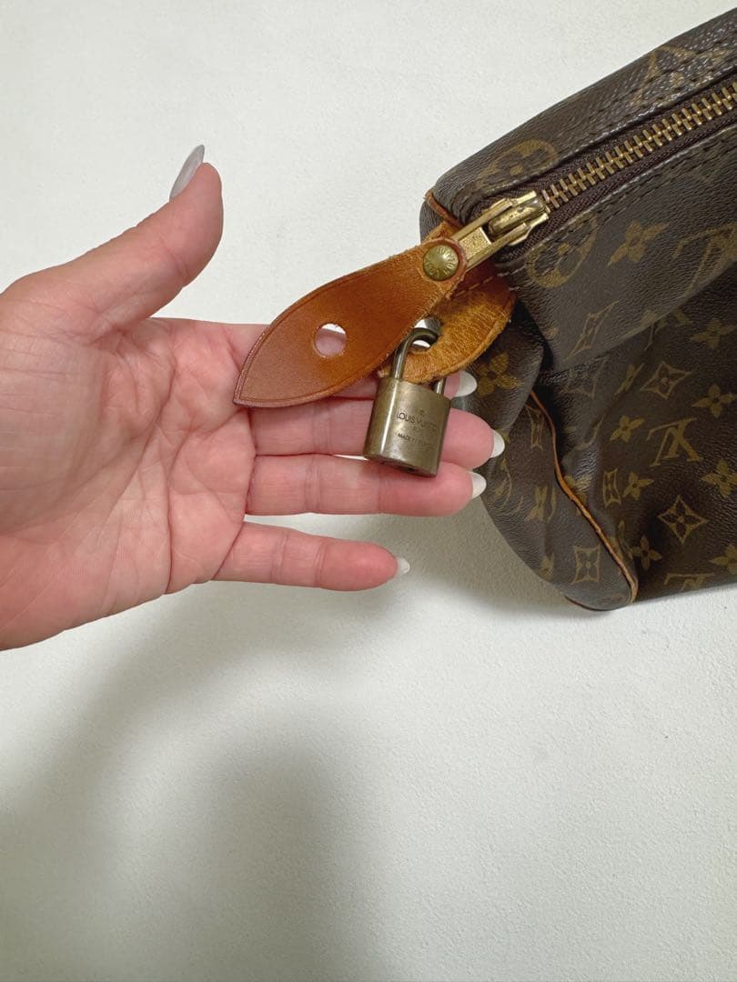 Louis Vuitton モノグラムバッグ　ルイ・ヴィトン　スピーディー 30