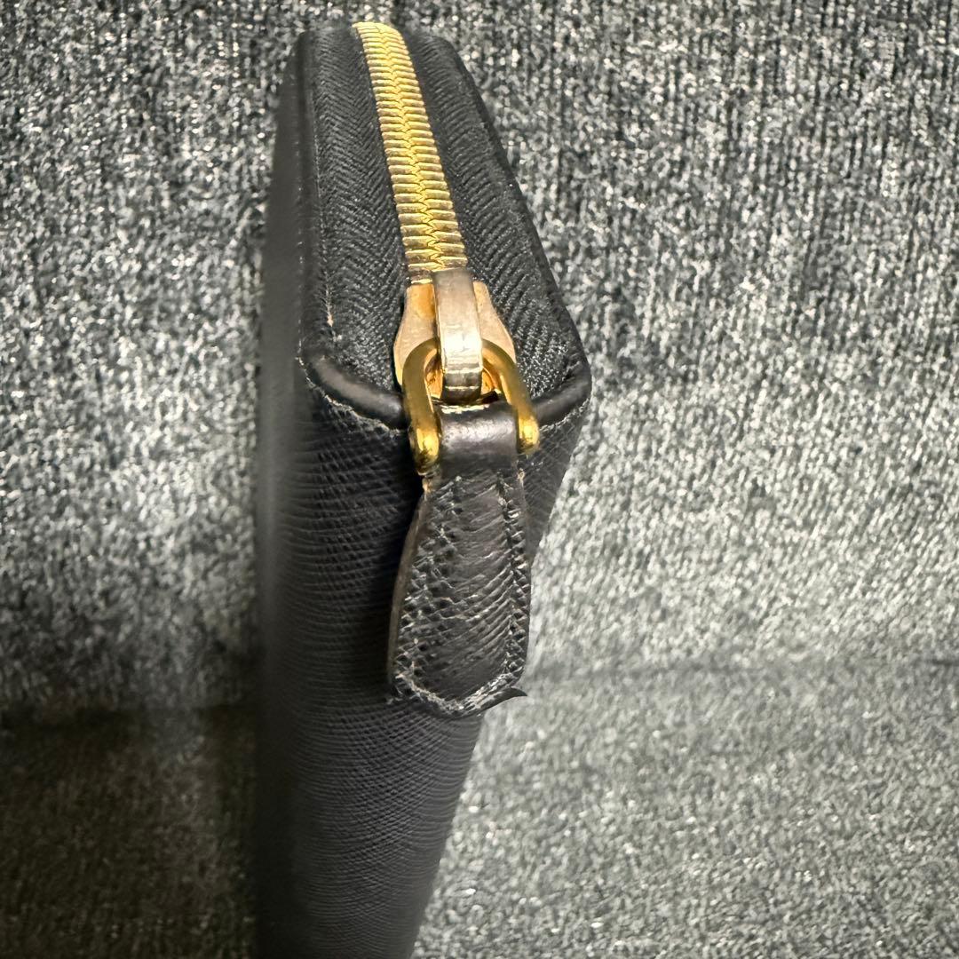 PRADA サフィアーノ長財布