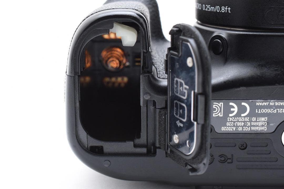 キャノン EOS 70D★手ぶれ補正レンズ★Wi-Fi★一眼レフカメラ