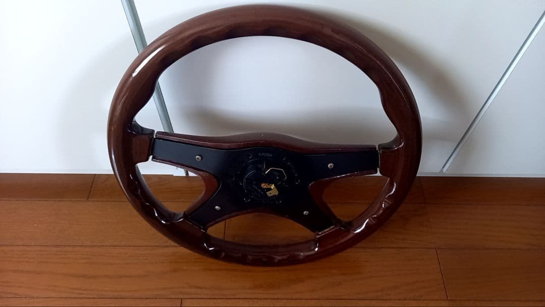 ナルディハンドル　 GARA4