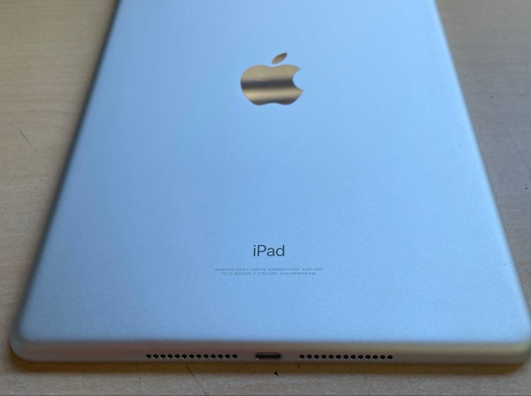 iPad 第6世代　A1893　Wi-Fiモデル　シルバー　32GB #5