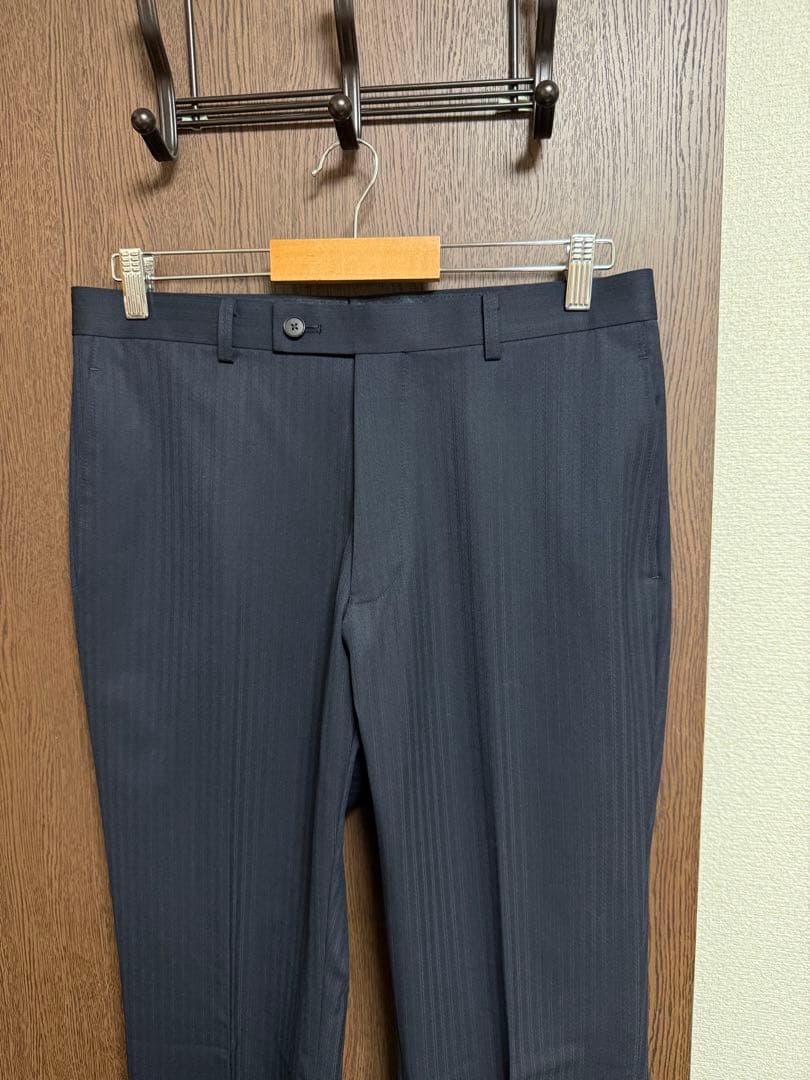 専用A7新品未使用！ネイビーシャドーストライプ3ピーススーツ！定番デザイン！