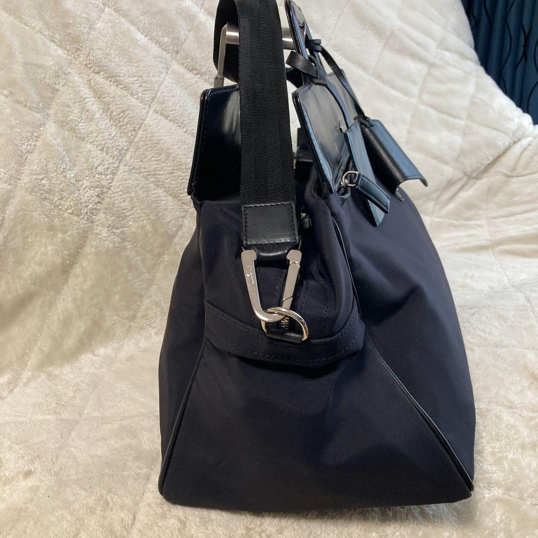 フェラガモ　2wayボストンバック　キャンバス／レザー　ロゴプレート　大容量