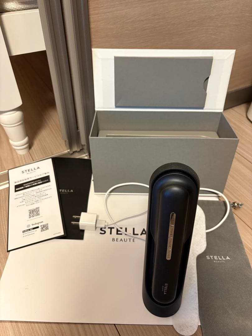 STELLA BEAUTE レーザー & EMSリフトブラシPRO