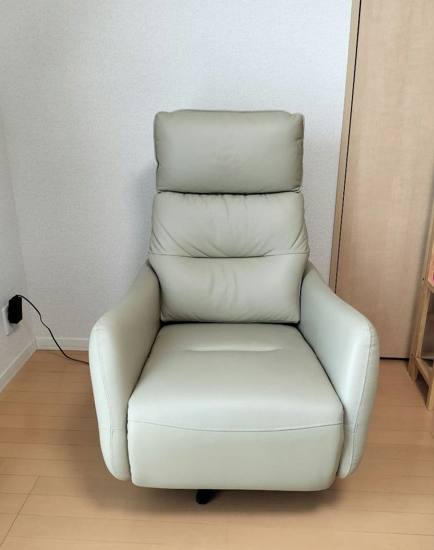 あゆみ様　ニトリ電動リクライニングパーソナルチェア(2モーター LE01 BE)