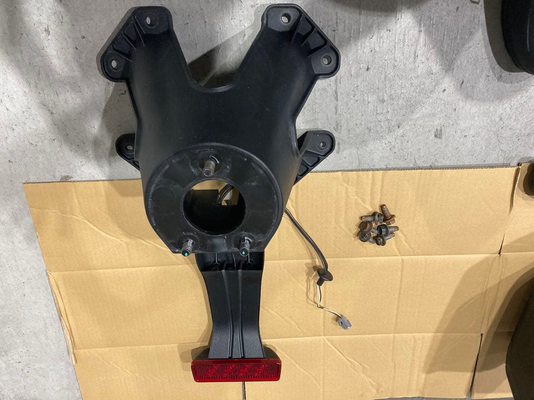 JKラングラー2015 純正リアバンパー、スペアタイヤブラケット一式