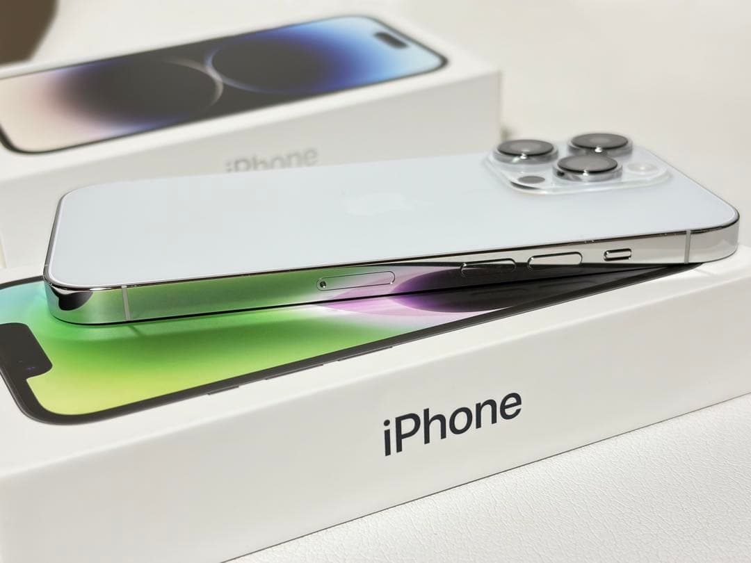 極美品 目立った傷なしiPhone14pro 128GB シルバー SIMフリー