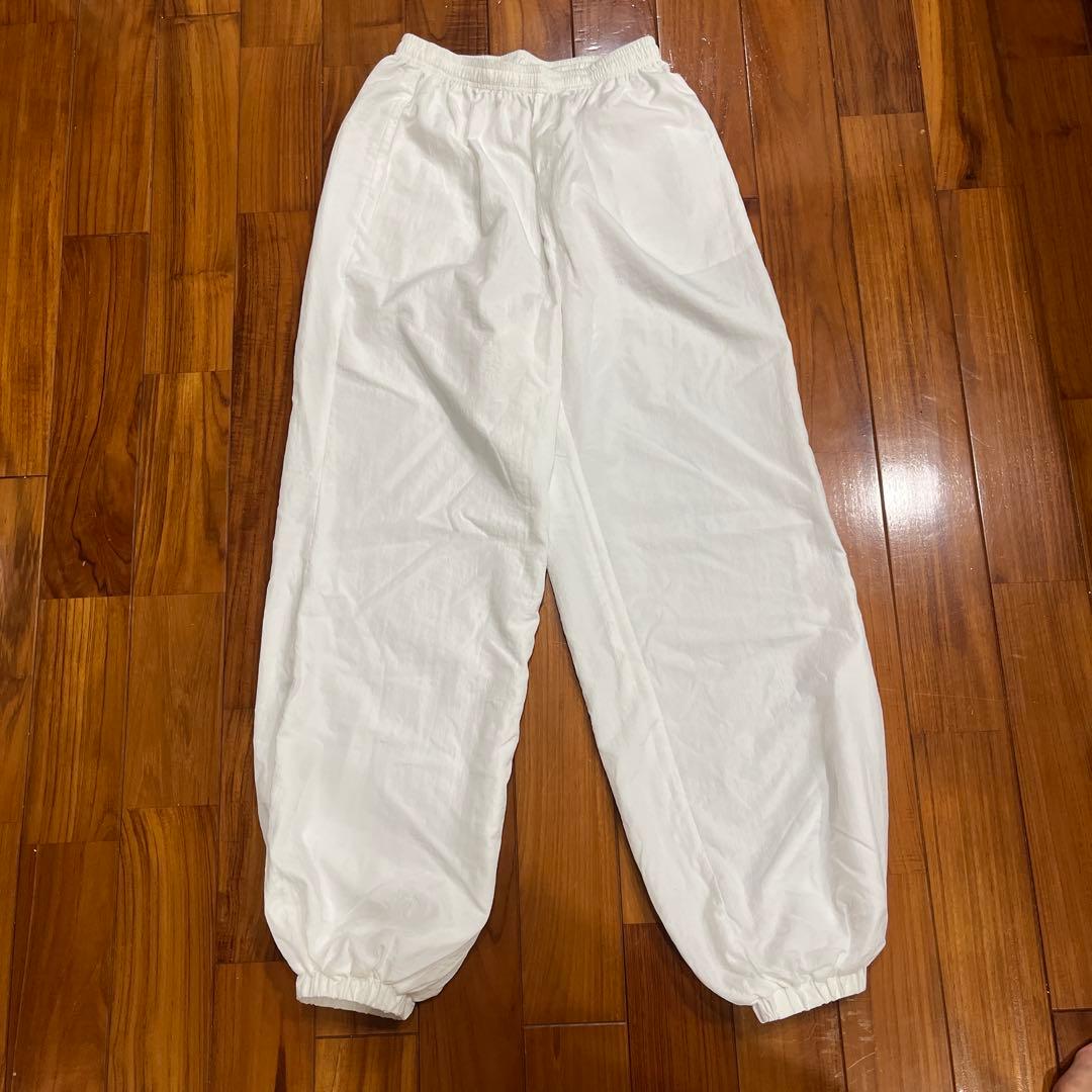 アンヌーク　ナイロンボリュームパンツ