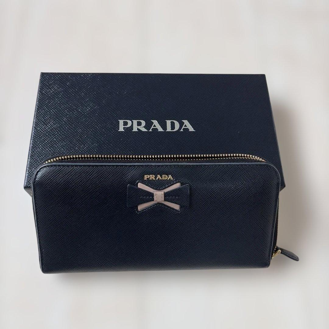 PRADA ブラックリボン長財布