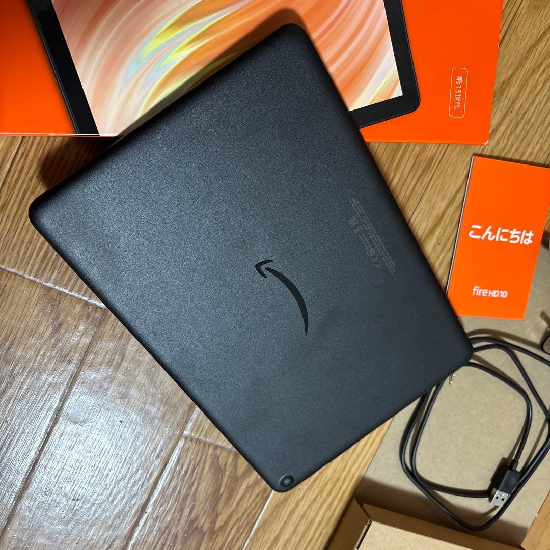 Amazon Fire HD 10 タブレット32GB（13世代） 本体と充電器
