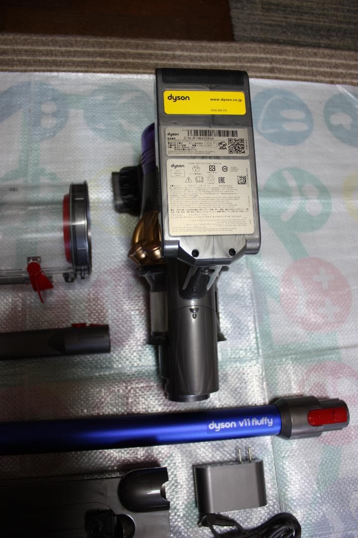 Dysonダイソン V11 Fluffy SV14 コードレス 動作品 値下げ中