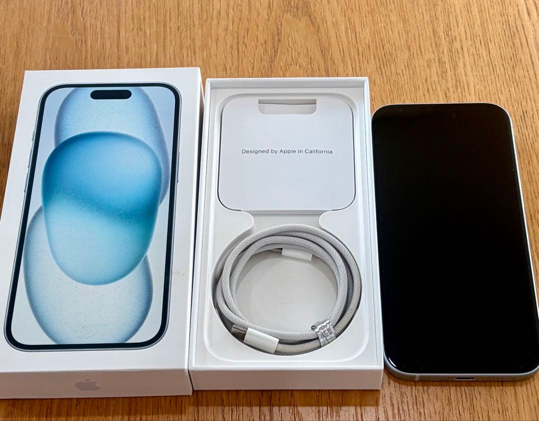 Apple iPhone 15 128GBブルー本体 充電ケーブル付き