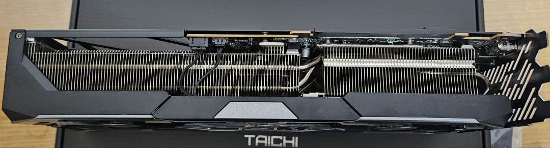 ASRock RX 9070 XT Taichi グラフィックボード