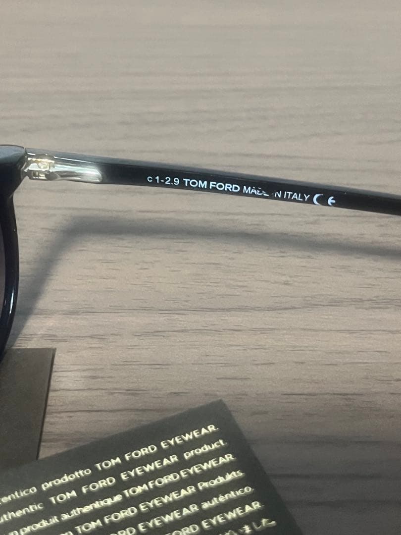 ［正規品］トムフォードサングラス TF539 01B