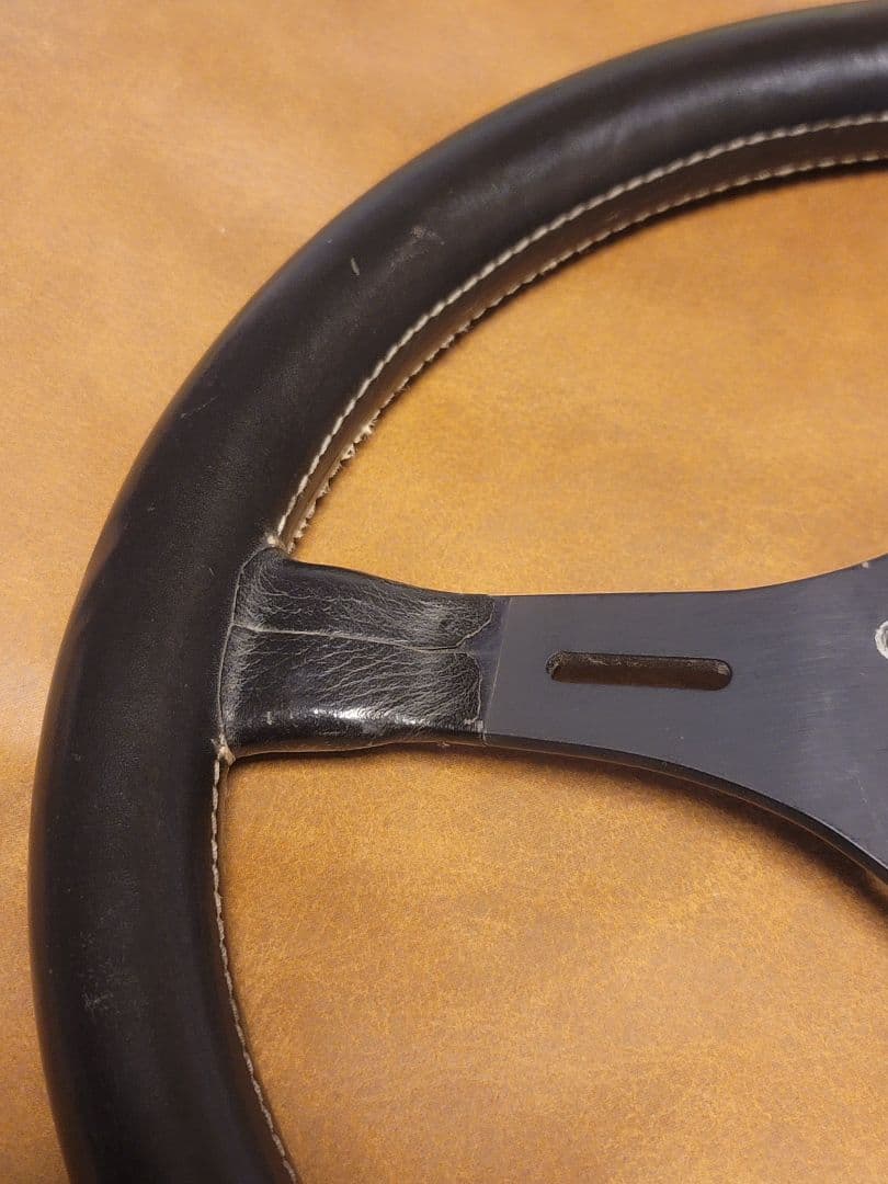 MOMO モモ　ロニーピーターソン　レザーステアリング　当時物　約350mm