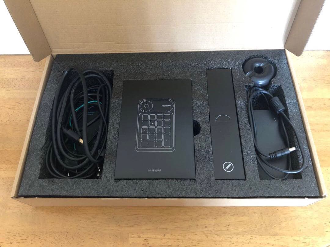 HUION Kamvas Pro24 4K 液晶ペンタブレット