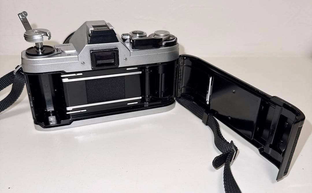 キヤノン フィルムカメラ 35mmフォーカルプレーンシャッター式 一眼レフカメラ