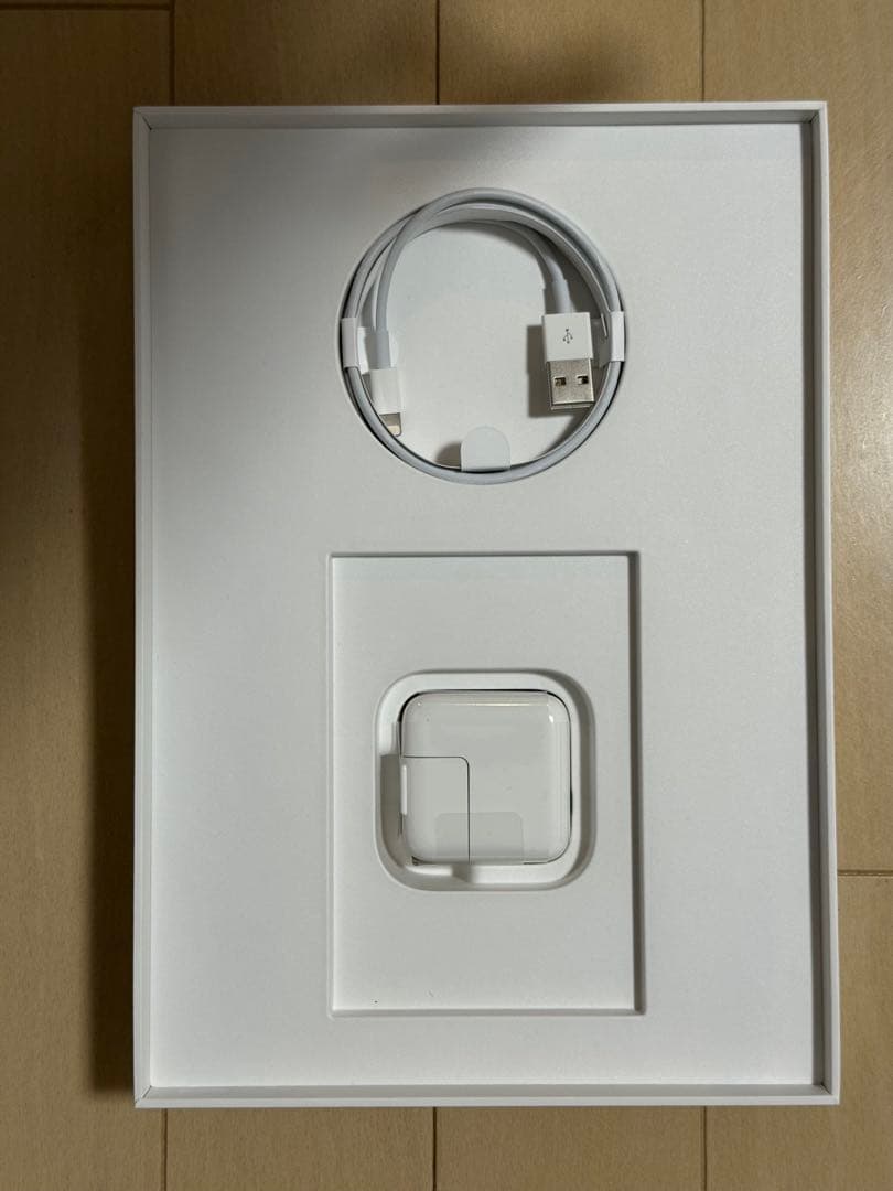 iPad本体 第7世代 ケース付き