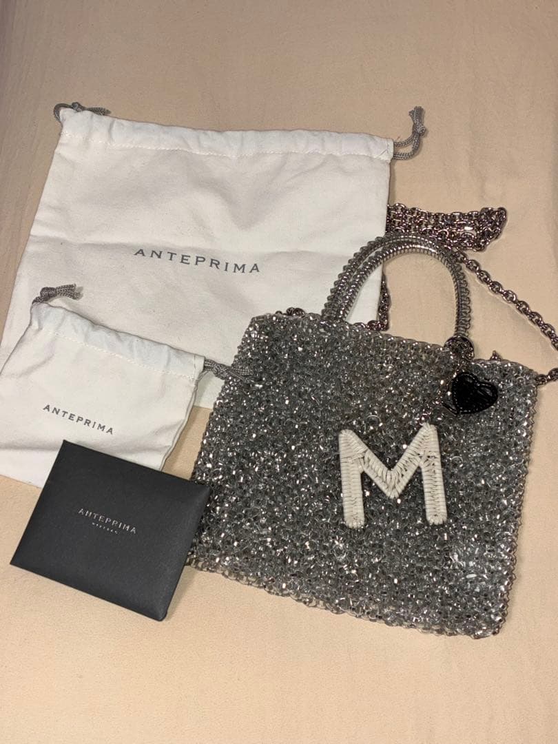 アンテプリマ　スクエア　ミディアム　シルバー　ショルダーバッグ　ワイヤー