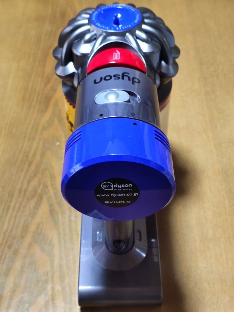 ダイソンV8 SV10 掃除機 完全分解清掃済み動作品 純正バッテリー２つセット