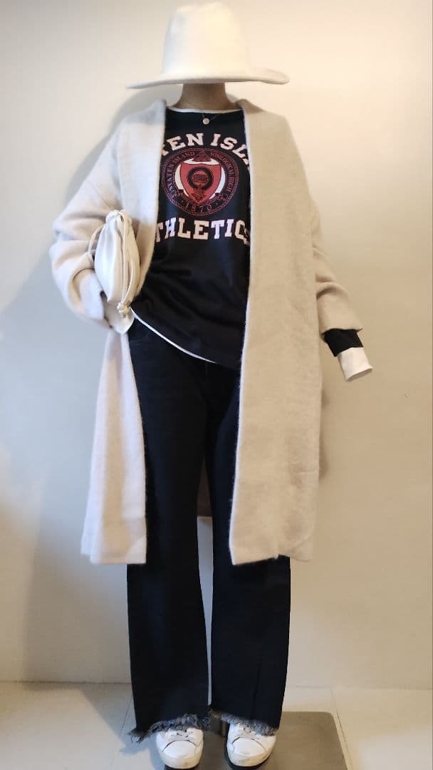 スミレ様 C6901 ロゴスウェット×コーデュロイパンツコーデ