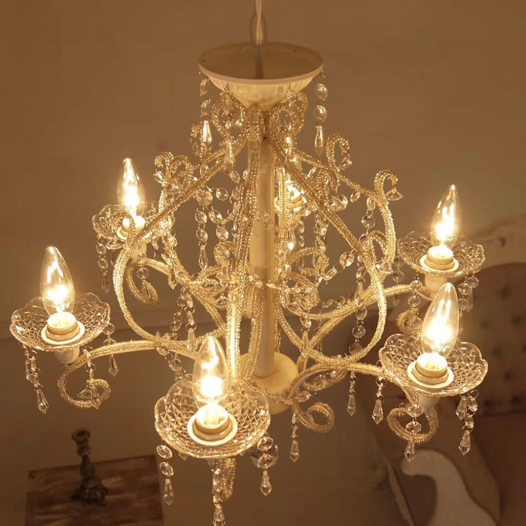 秋月貿易　シャンデリア ジュエル　天井照明 6灯式　簡単取り付け　軽量　ホワイト