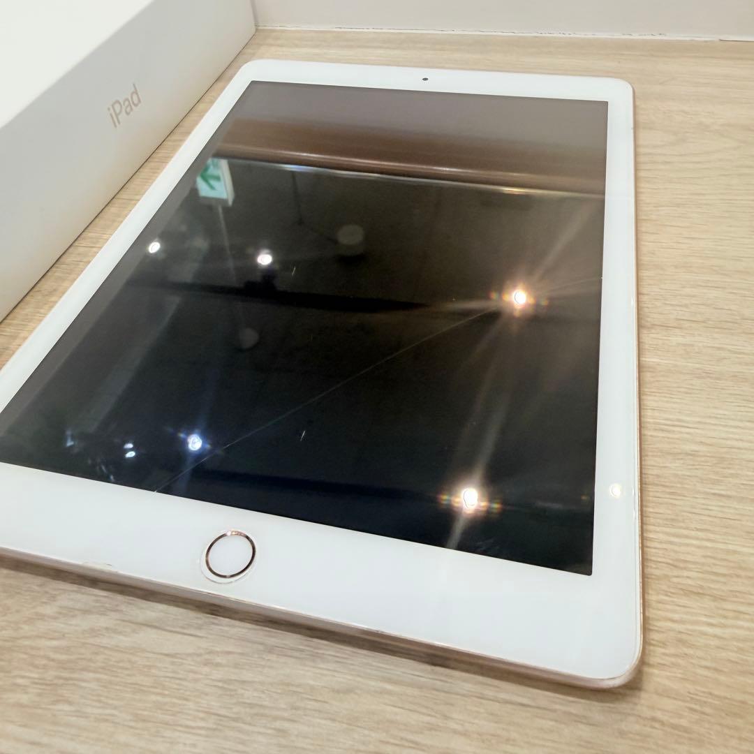iPad 第6世代 ゴールド Wi-Fiモデル 32GB 2